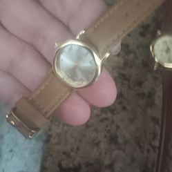 Vintage watches Mickey mouse collectible ones they do not work selling all you see in the picture for $100 or close offer will not sell separately wan