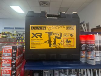 20V MAX* XR® Trak-It C6 Gas Nailer Kit