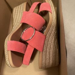 New Beautiful Pink/ Coral Women’s Sandals From UGG Size 8 