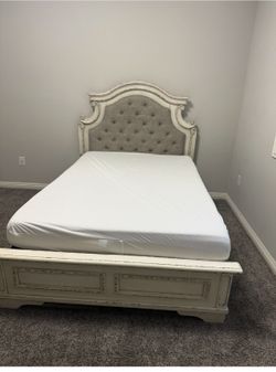 Full size bed