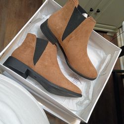Size 7 Women's Boots 