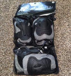Kids bike pads size small free with purchase