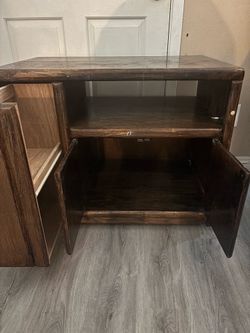 Entertainment center