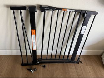 Babelio Baby Gate for Doorways and Stairs, 26-40"