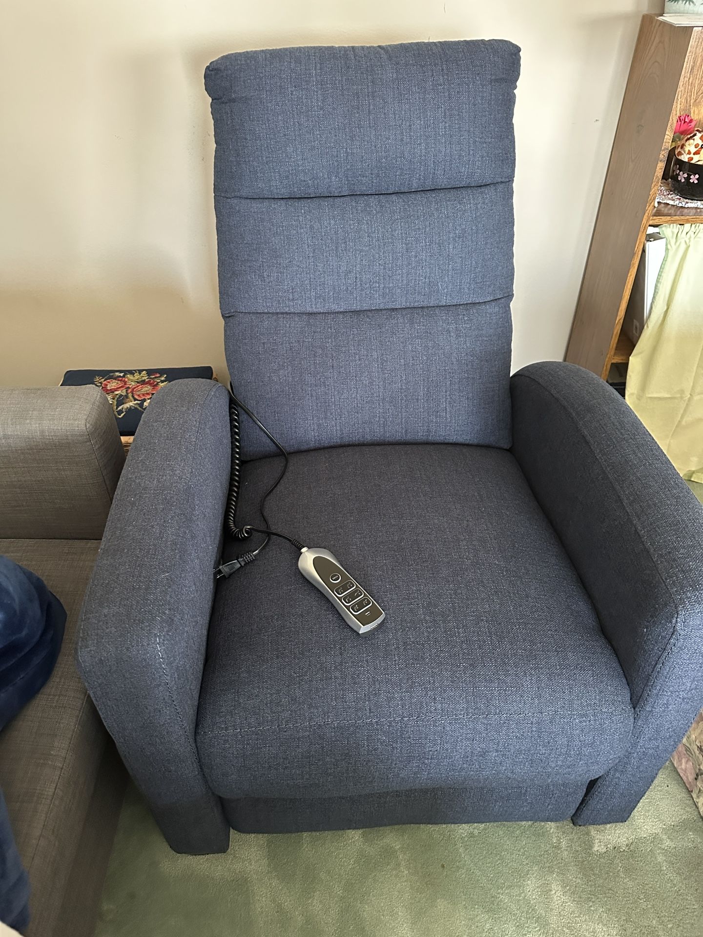 Zero Gravity Recliner