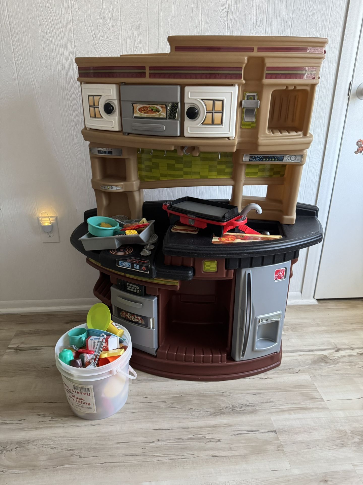 Kitchen With Accessories