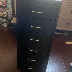 Cabinet / File Cabinet / Storage 
