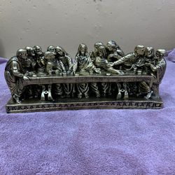 The last supper Statue