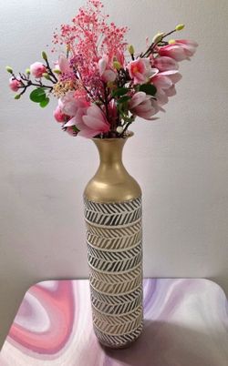 *** NEW LOW PRICE *** 24" Floor Vase with Pink / Purple Faux Magnolia Stems and Gypsophila @ Lasting Creations
