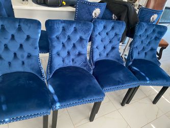 4 dining room chairs (Blue Sued)