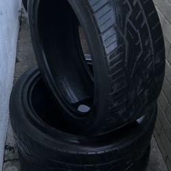 285/45R22 Nitto NT420