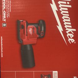 Milwaukee Sander M18