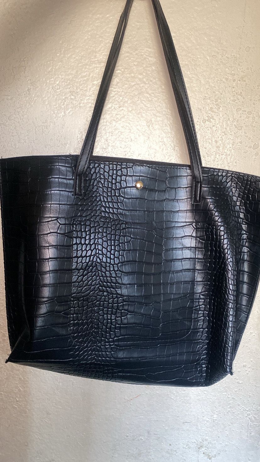 Black tote bag
