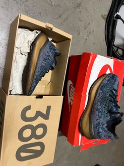 Yeezy shoes size 6