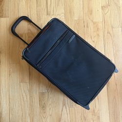 Briggs & Riley carry on expanding suitcase