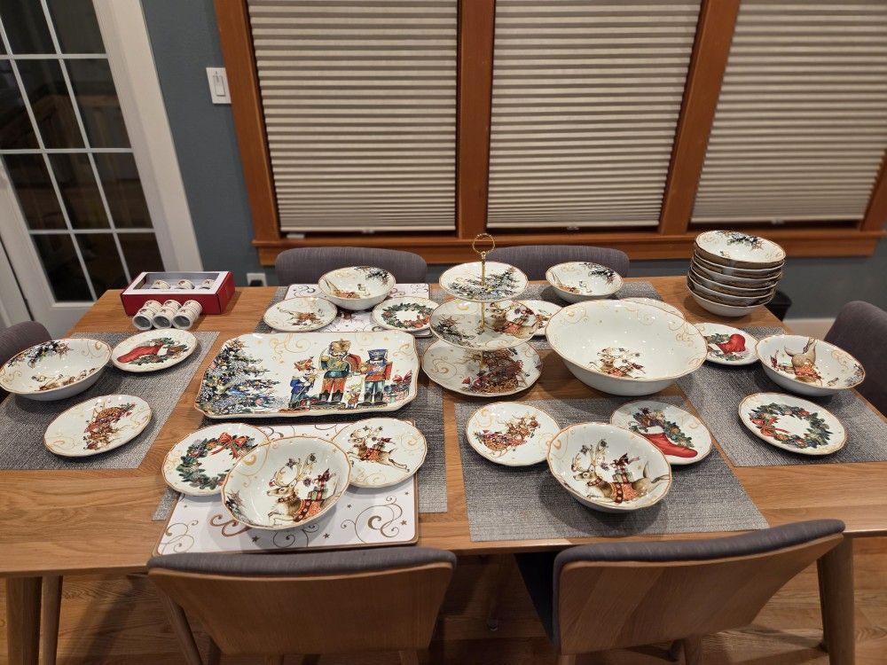 'Twas the Night Before Christmas porcelain pieces from Williams Sonoma!