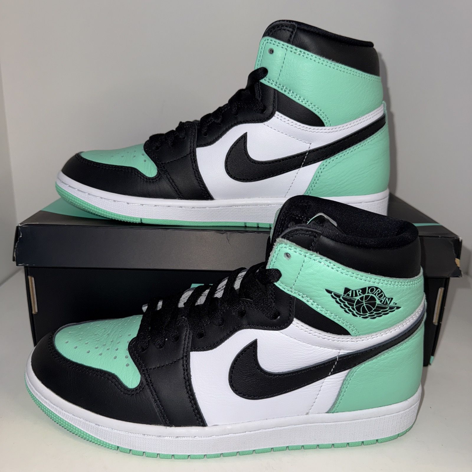Jordan 1 Green Glow