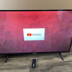 TCL 43” Roku Smart TV 4K UHD HDR In Working Condition With Remote Control Included. $140 Firm On Price