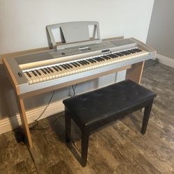 Yamaha DGX-500 keyboard piano