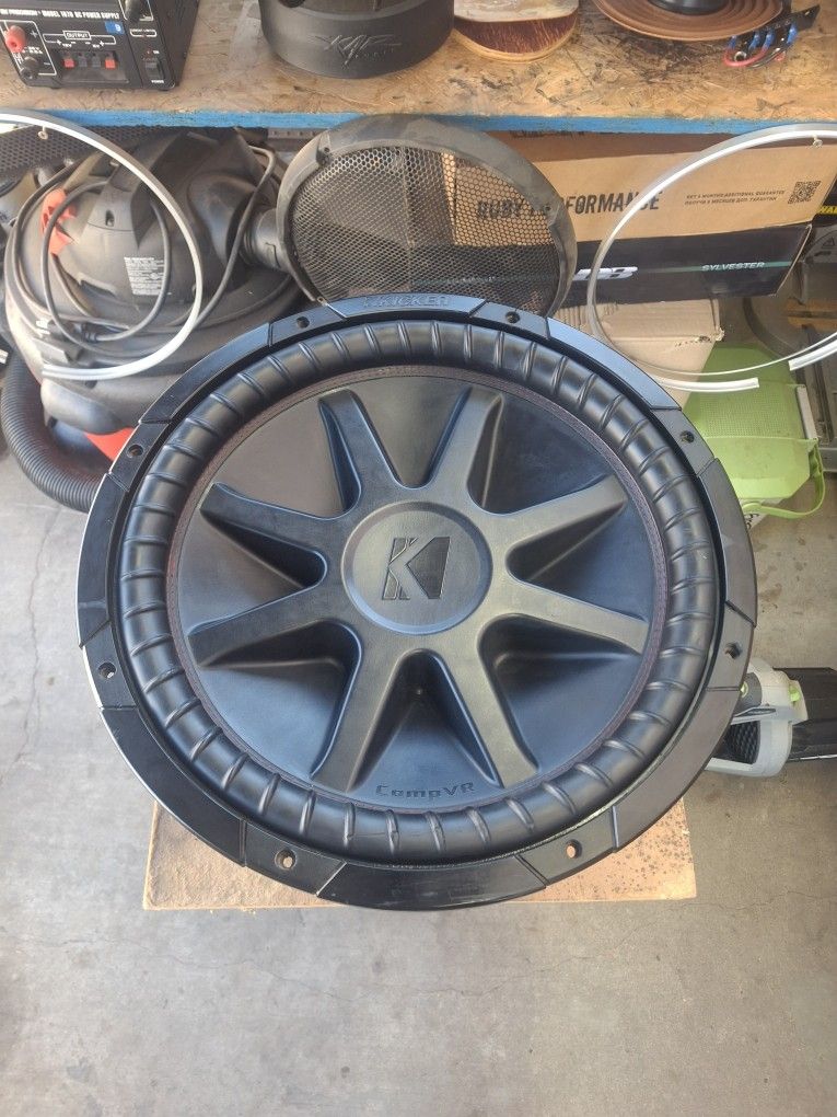 Kicker Comp VR 4 Ohm DVC 15" Good Used And Functioning 130.00 OBO Will Ignore BS