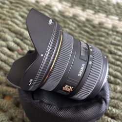 Sigma camera lens