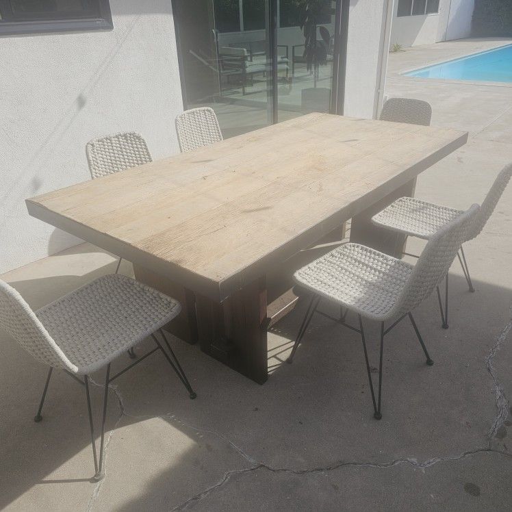 Dining TABLE FOR SALE $400