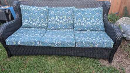 Outdoor Wicker Patio Sofa with Cushions