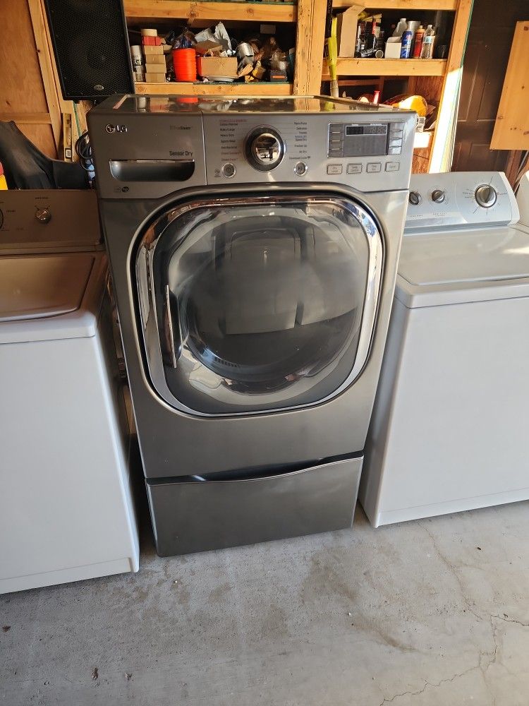 Lg Drayer Nice And Clean In-and-out Working Perfect Nothing Wrong Located In Perris