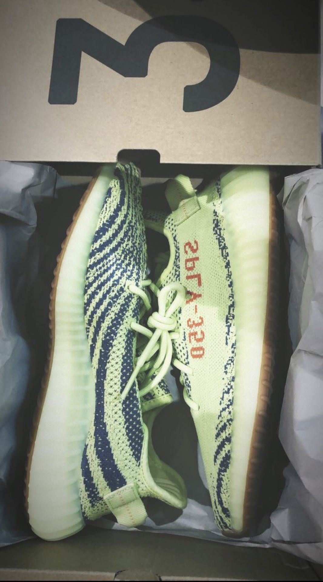 Yeezy frozen yellow size 9