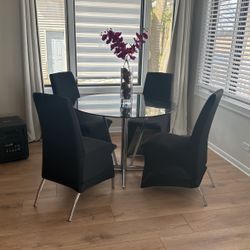 Set Tinted Glass 42" Table Mid And 4 Black Chairs With Cover 