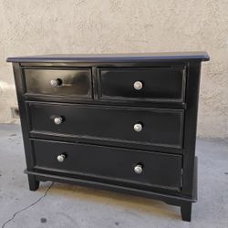 FOUR DRAWERS CHEST 