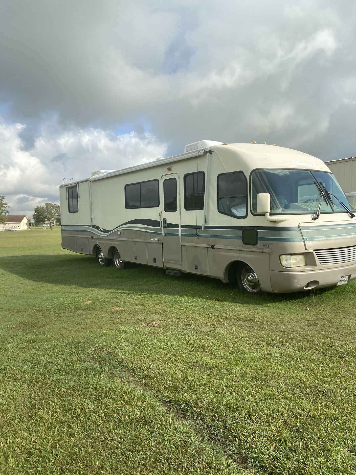 Southwind Fleetwood Motorhome 1996