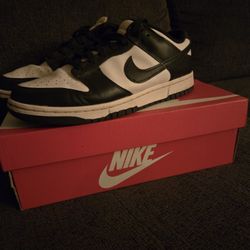 Hi I Have These Nike Dunks  Size 9 Comes With Og Box Asking $40 