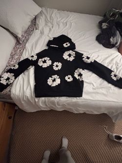 Denim tears hoodie,medium size need it gone ASAP