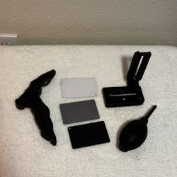 Camera accessories - Grip, holder, stabilizer, lens cleaner, white balance cards 