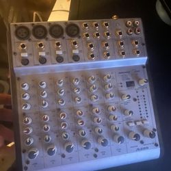 ALESIS MULTIMIX 8 CHANNEL USB
