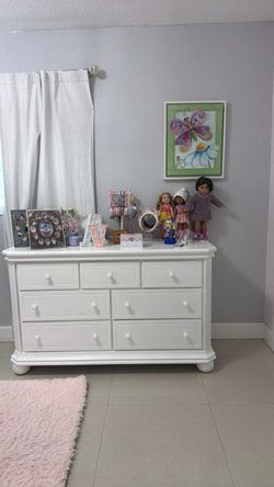 White Wood 7-Drawer Dresser