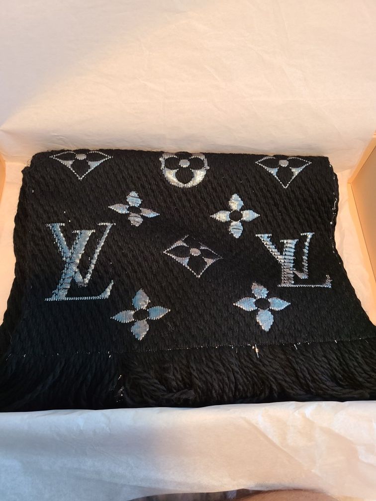 Louis Vuitton Scarf black/silver *New in box*