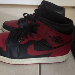 Jordan 1 Mids 