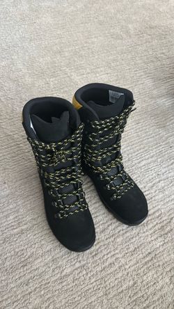 Size 10 HAIX XR1 fire boots brand new.