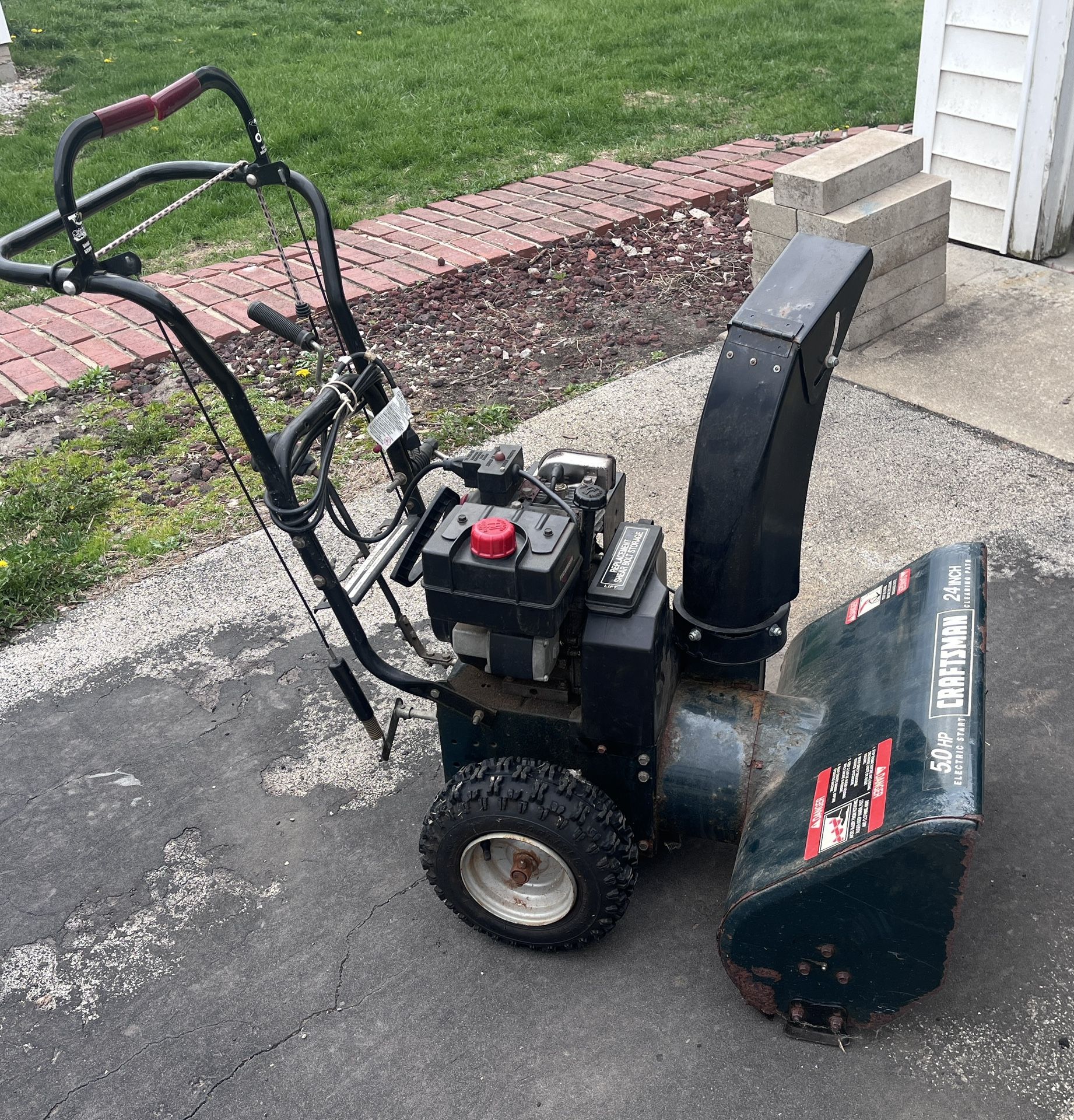 Craftsman 5 Hp 24 Inch Snowblower for Sale in Sauk Village, IL - OfferUp