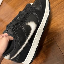 Nike Men Dunk Low Sneakers