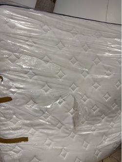 King bed mattress - excellent condition