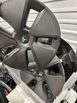 Tesla Aero Wheel Caps