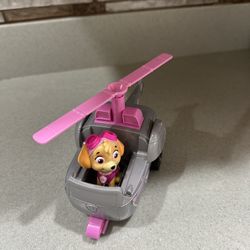 PAW PATROL SKYE’S HELICOPTER TOY VEHICLE WITH ACTION FIGURE IN EXCELLENT CONDITION  