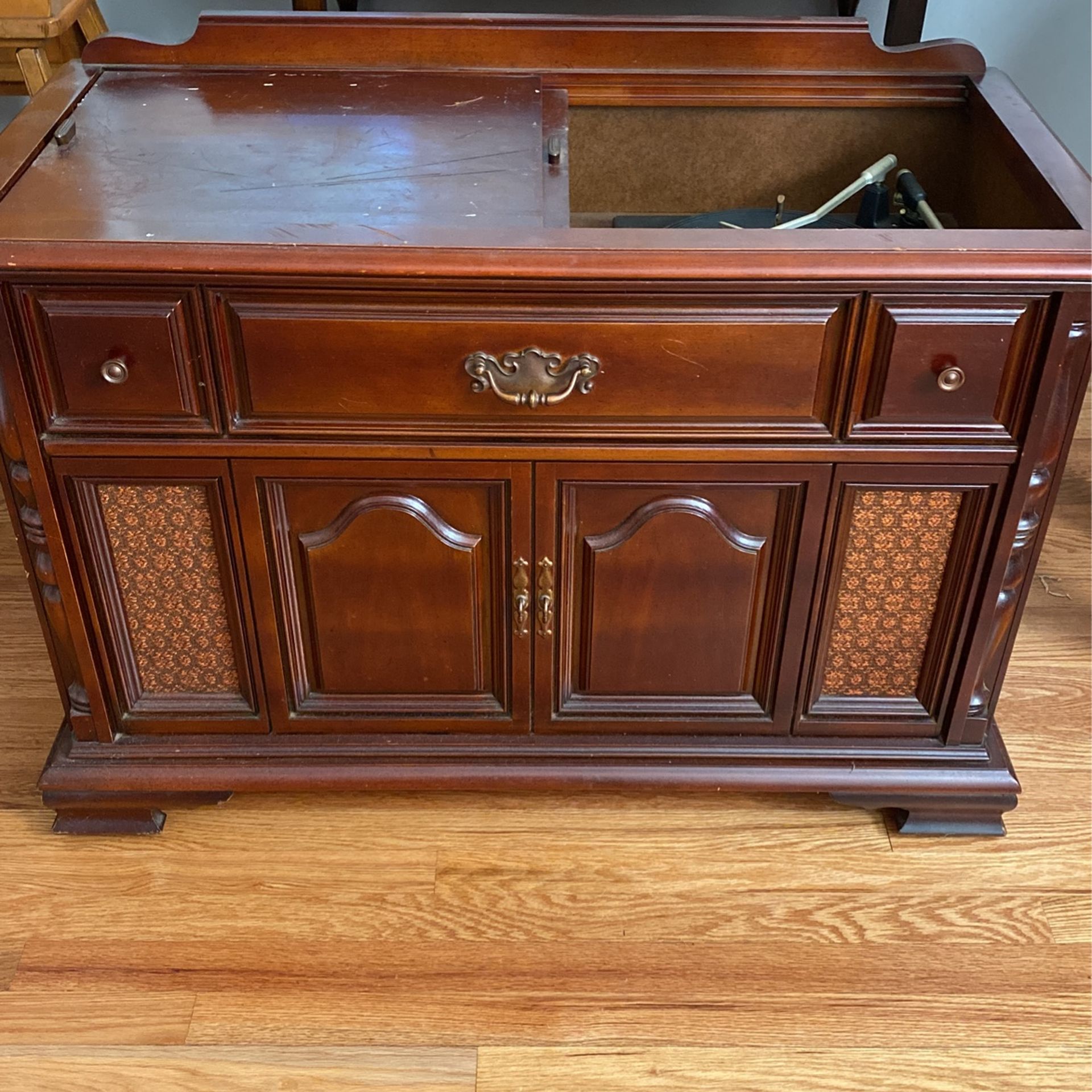  Record Player  Dresser And Radio All That Still Work. 