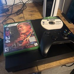 Usado Como  Nuevo Xbox One X Se Entrega Con Un Control Entrego 2 Controles Más Por 25$ Puede Probarlo Si Desea.