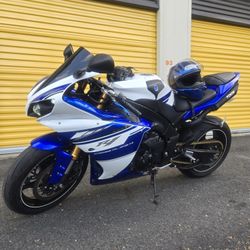 MINT! Yamaha R1
