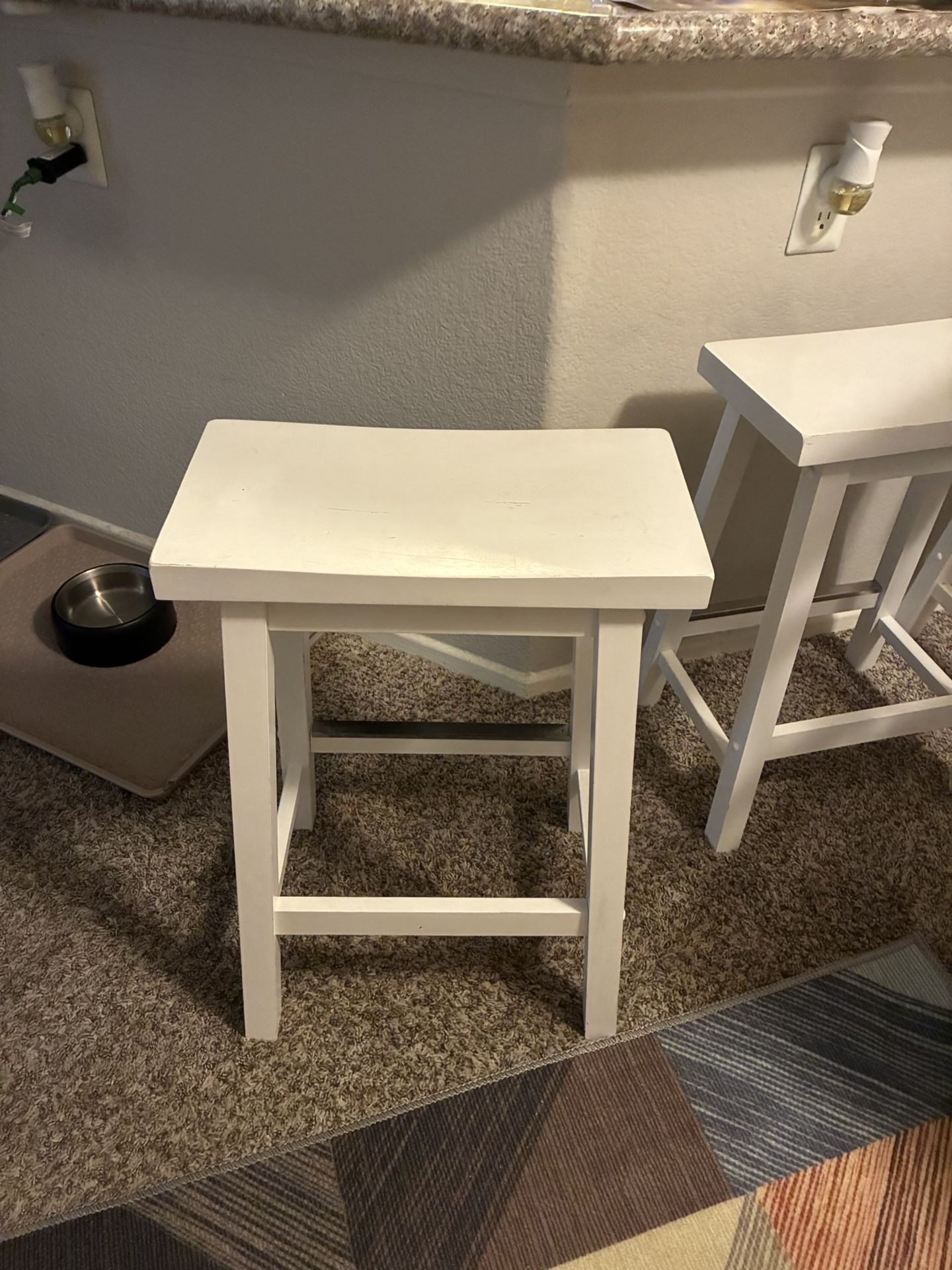 4 White bar Stools
