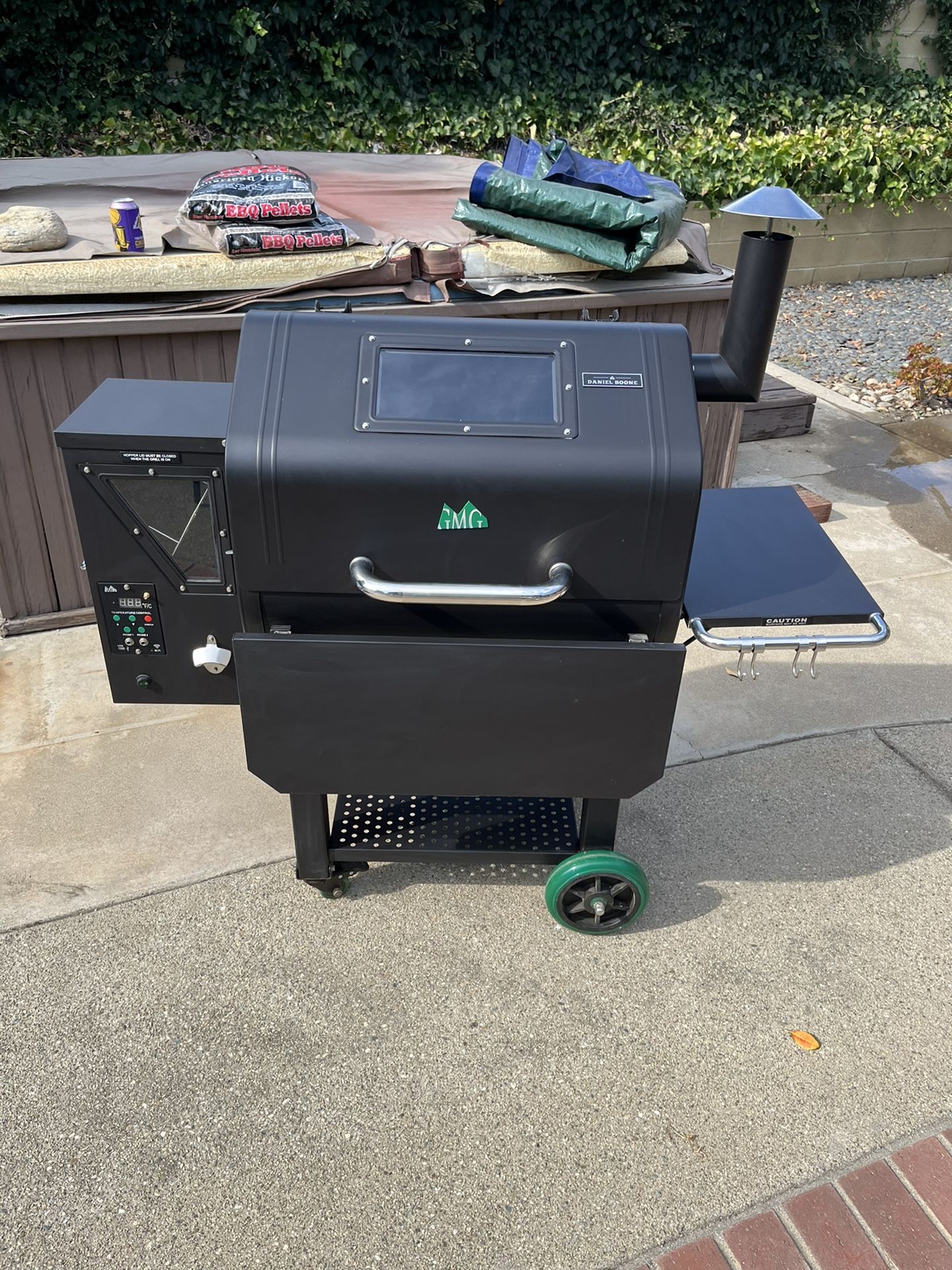 Smoker Green Mountain Grills Daniel Boone WiFi Pellet Smoker for Sale